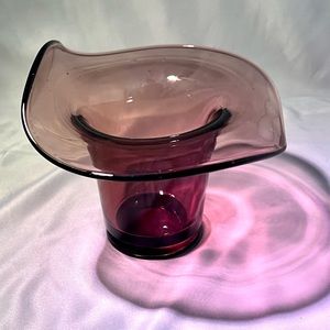 L. E. Smith Simplicity - Pansy Vase amethyst